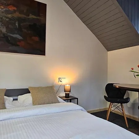 Art Apartment *